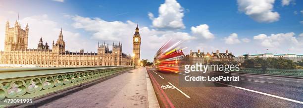 houses of parliament and big ben - london bus big ben stock pictures, royalty-free photos & images