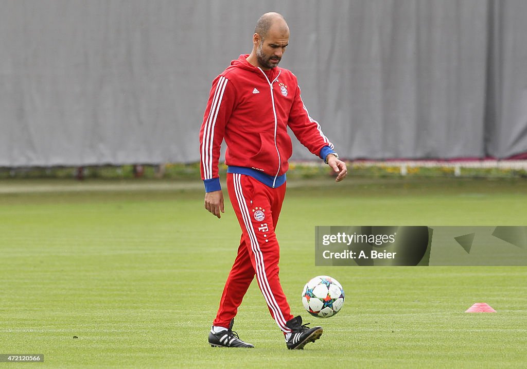 FC Bayern Muenchen - Training Session