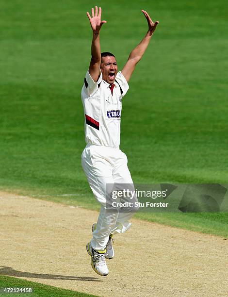 Somerset bowler Alfonso Thomas celebrates after dismissing Worcestershire batsman Daryl Mitchell during day two of the Division One LV County...