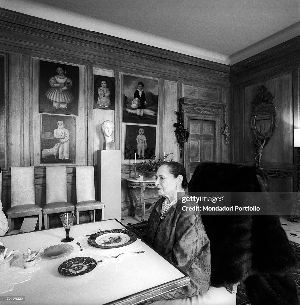 Helena Rubinstein in her dining room