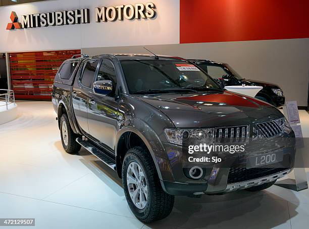 mitsubishi l200 - triton stock pictures, royalty-free photos & images