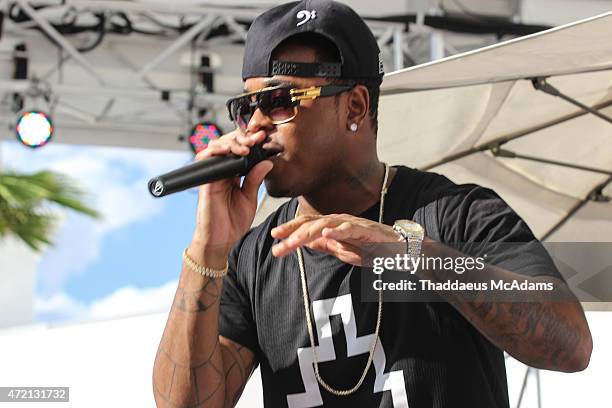 Jeremih performs at The Foxtail day club at SLS Las Vegas on May 3, 2015 in Las Vegas, Nevada.