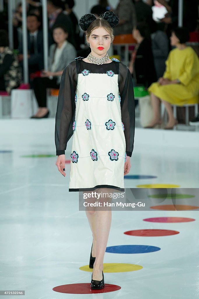 Chanel 2015/16 Cruise Collection - Runway