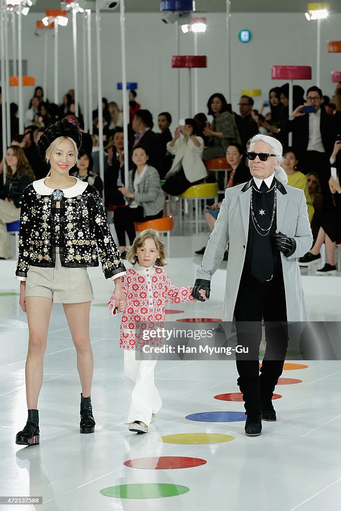 Chanel 2015/16 Cruise Collection - Runway