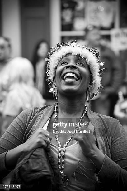 beautiful smile at mardi gras - mardi gras fun in new orleans bildbanksfoton och bilder