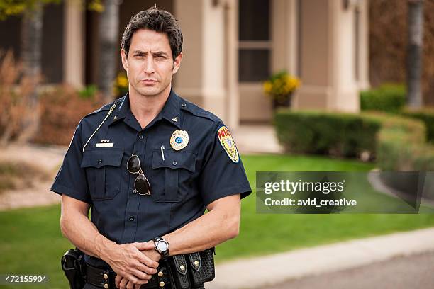 police officer portrait - politiedienst stockfoto's en -beelden