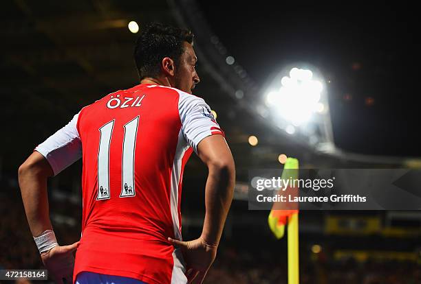 Mesut Oezil of Arsenal prepares to take a corner kick during the Barclays Premier League match between Hull City and Arsenal at KC Stadium on May 4,...