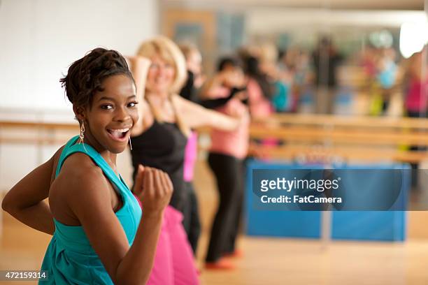 dance lessons - zumba fitness stockfoto's en -beelden