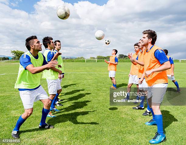 football-training - football training stock-fotos und bilder