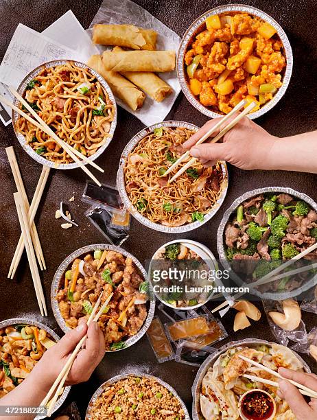 chinois à emporter - chinese restaurant photos et images de collection