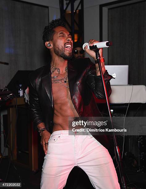 Miguel performs at Michael Kors and iTunes After Party at The Mark Hotel on May 4, 2015 in New York City.