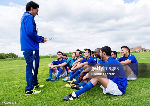 Football Coach Riding 3,479,197 Football Coach With Team Stock Photos, High-Res Pictures, and ...