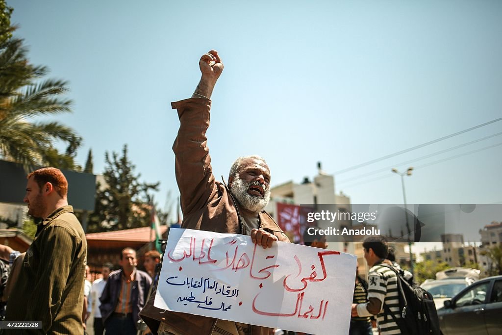 Workers protest unemployment in Gaza