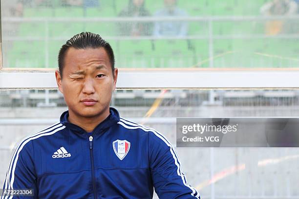 Jong Tae-se of Suwon Samsung FC reacts prior to the AFC Champions League Group G match between Suwon Samsung FC and Beijing Guoan at Suwon World Cup...