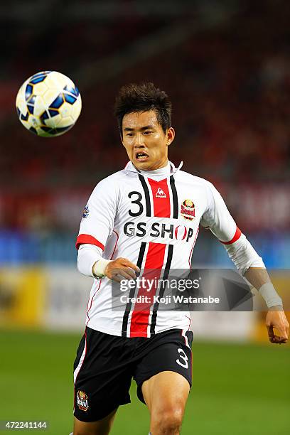 Lee Woonghee of FC Seoul in action during the AFC Champions League Group H match between Kashima Antlers and FC Seoul at Kashima Stadium on May 5,...