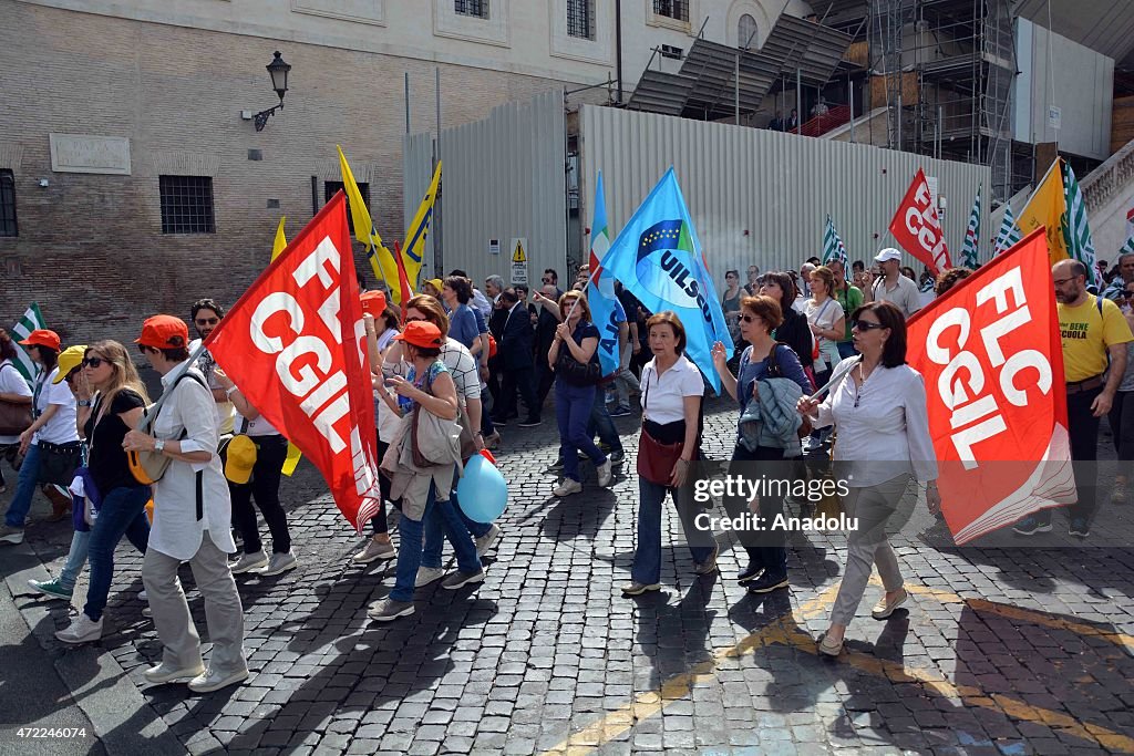 Teachers, students across Italy protest against education reform