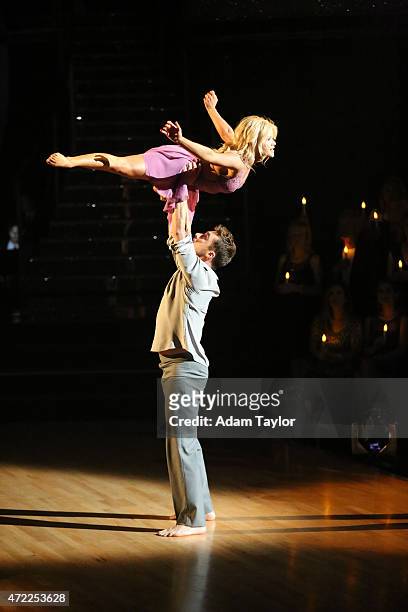 Episode 2008" -- The six remaining couples on "Dancing with the Stars" danced to a song and dance style voted on by viewers for "AMERICA'S CHOICE"...