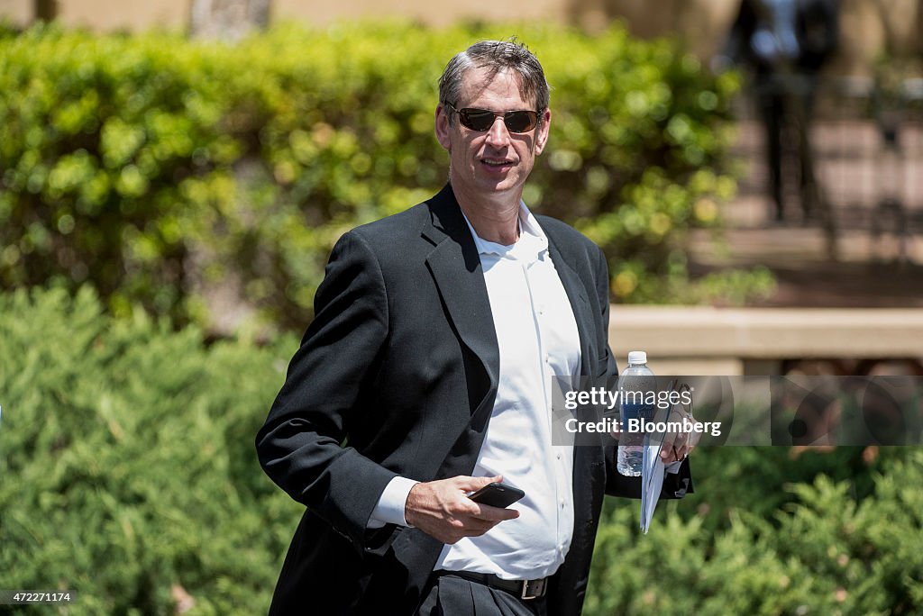 Mourners Attend The Funeral Of SurveyMonkey Chief Executive Officer Dave Goldberg