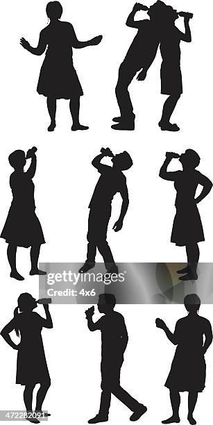 ilustraciones, imágenes clip art, dibujos animados e iconos de stock de sediento hombres y mujeres botellas de agua potable - alcoholismo