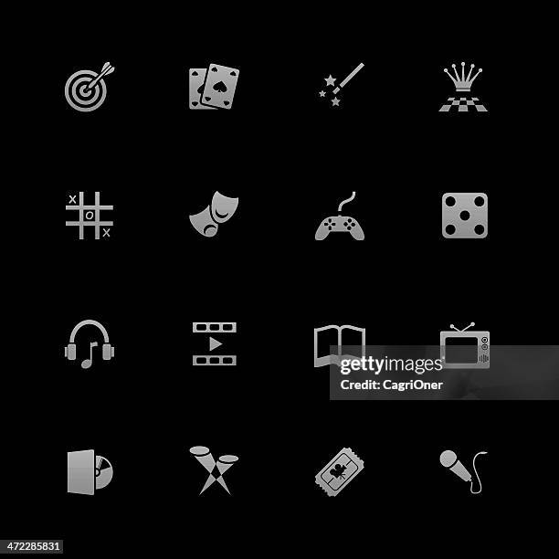 leisure and entertainment icons : android series - robot playing chess stock illustrations