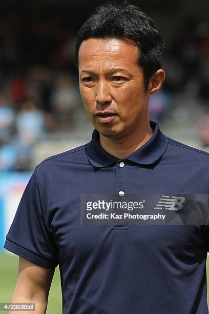 Sagan Tosu head coach Hitoshi Morishita looks on prior to the J.League match between Shimizu S-Pulse and Sagan Tosu at IAI Stadium Nihondaira on May...