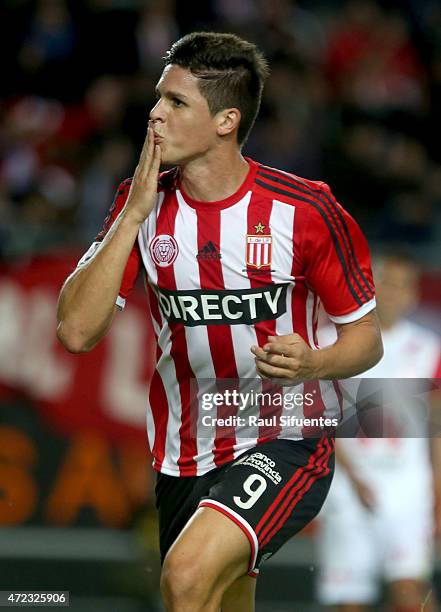 Guido Carrillo of Estudiantes celebrates the second goal of his team against Independiente Santa Fe during a first leg match between Estudiantes and...