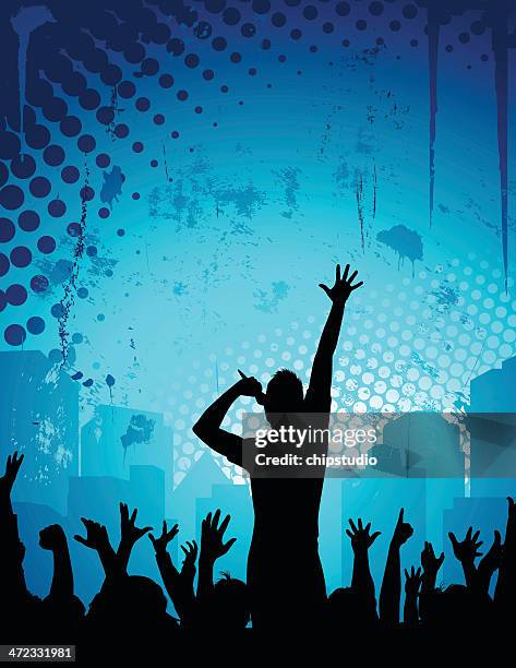 stockillustraties, clipart, cartoons en iconen met singer crowd - rockmuzikant