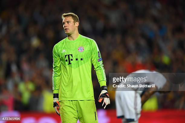 Dejected Manuel Neuer of Bayern Muenchen reacts followinghis team's 3-0 defeat during the UEFA Champions League Semi Final, first leg match between...