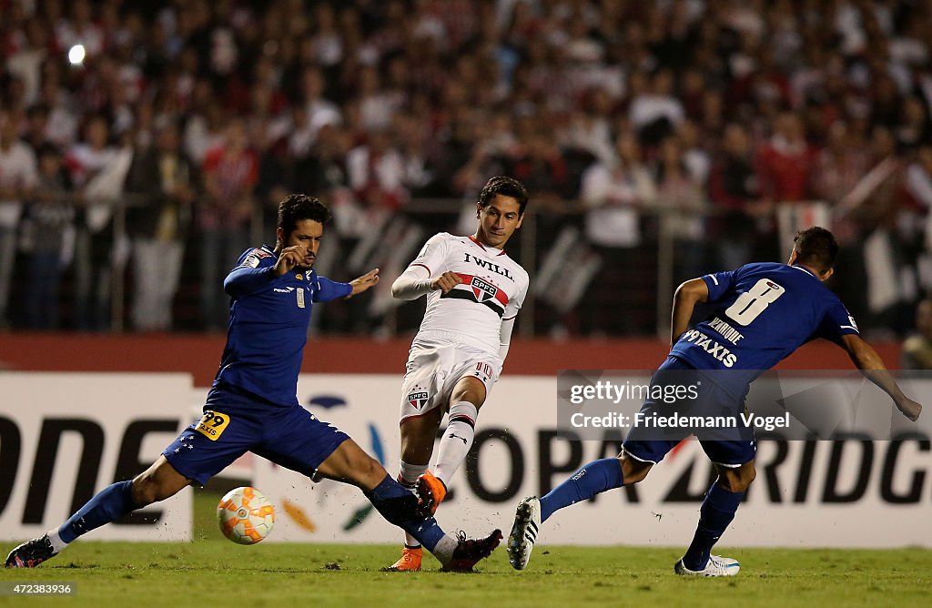 Sao Paulo v Cruzeiro - Copa Bridgestone Libertadores 2015 Round of 16