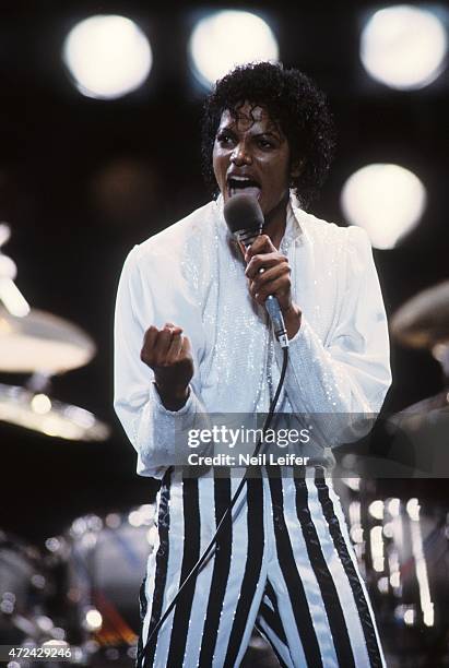Michael Jackson Victory Tour Photos And Premium High Res Pictures michael-jackson-victory-tour-photos-and-premium-high-res-pictures