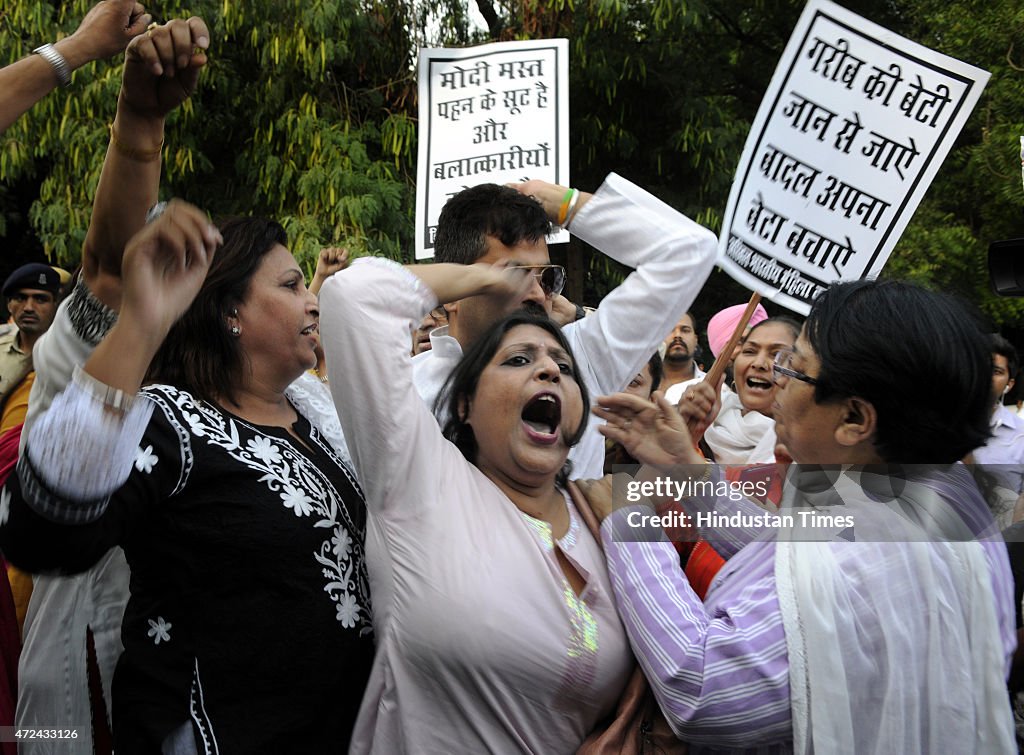 Congress Protest March At India Gate Against Moga Incident