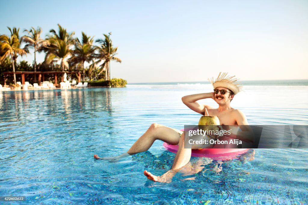 Touristen in den Swimmingpool