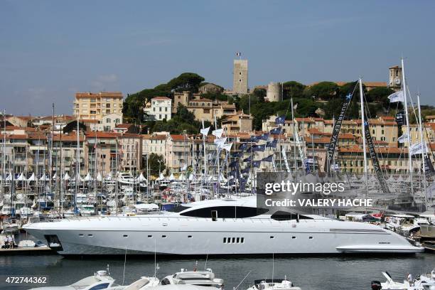 Sailboats are mooded, 12 September 2007 in Cannes's harbour, southern France, during the 30th Cannes International Boat Show, a yearly yachting event...