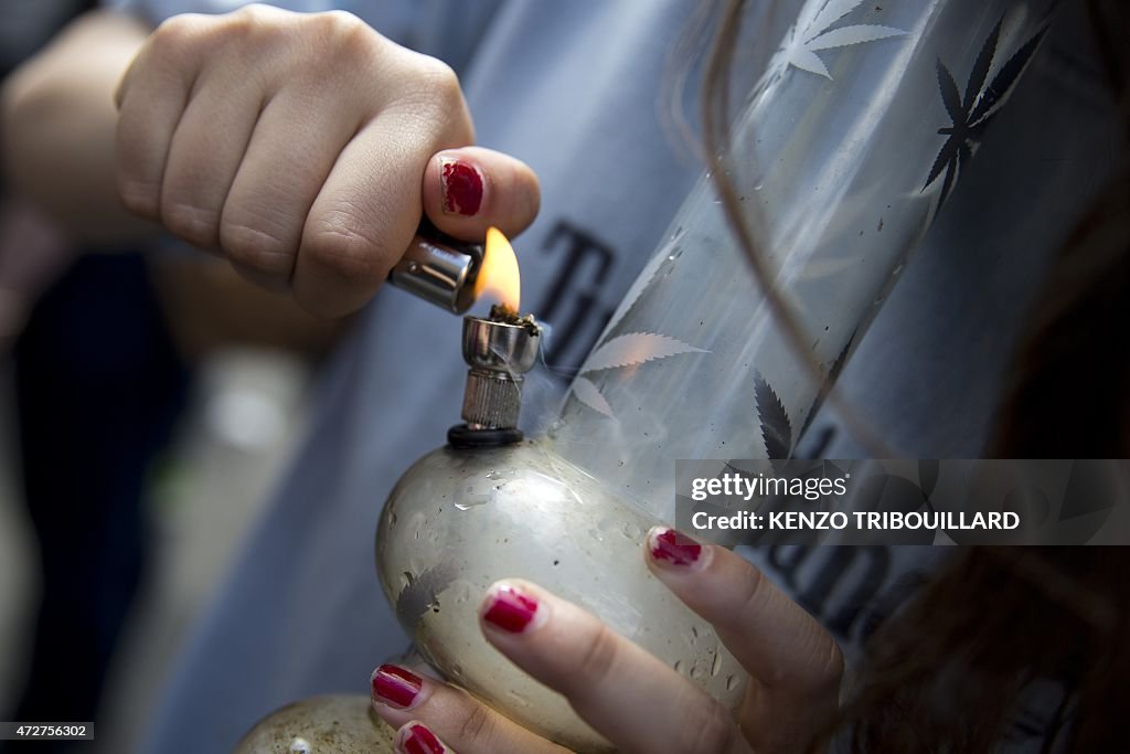 FRANCE-MARIJUANA-DEMONSTRATION