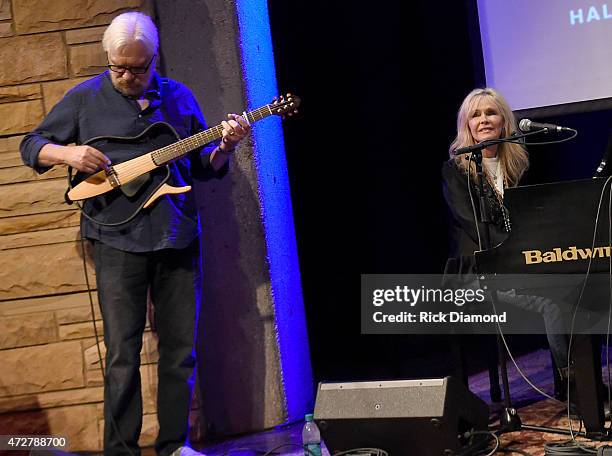 Recording Artist Billy Panda and Singer/Songwriter Kim Carnes perform during 'Conversation And Performance: Kim Carnes' moderated by Peter Cooper at...