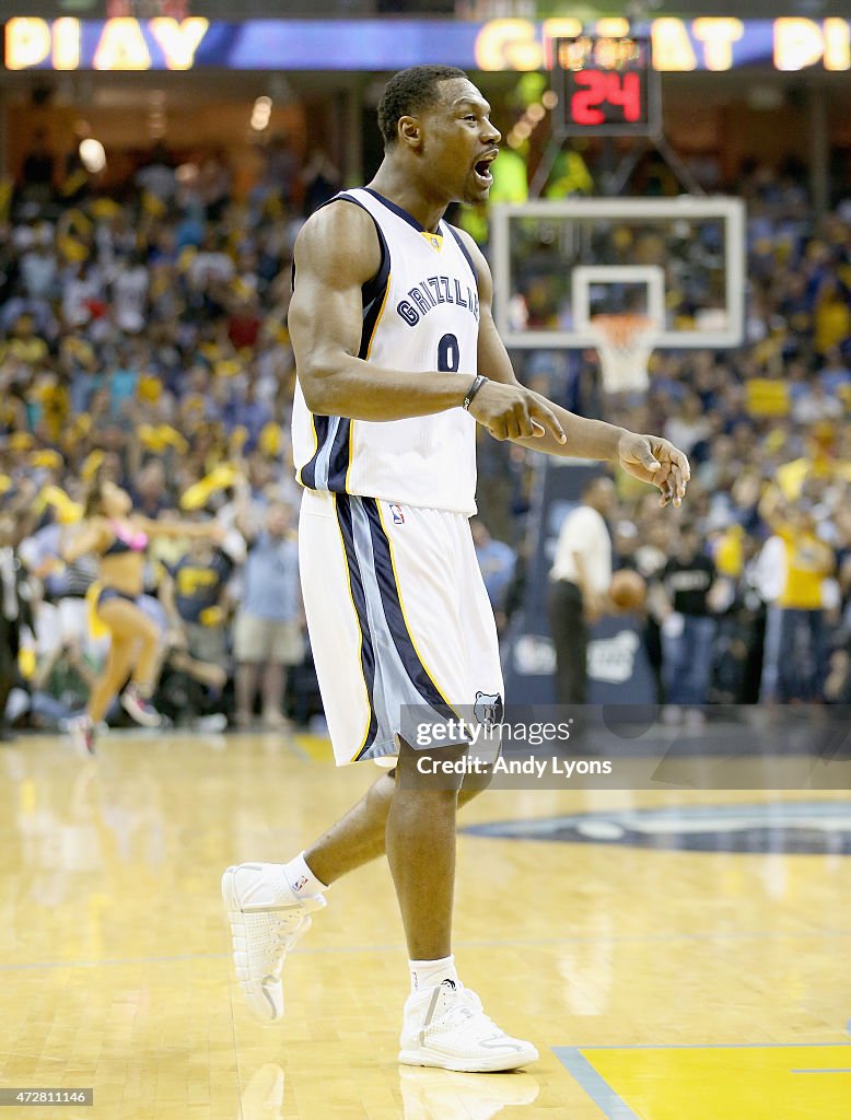 Golden State Warriors v Memphis Grizzlies - Game Three