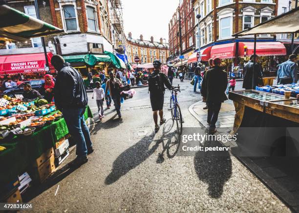 brixton street market. - brixton stockfoto's en -beelden