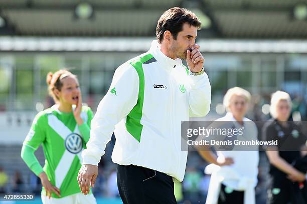 Head coach Ralf Kellermann of VfL Wolfsburg reacts after the Allianz Frauen-Bundesliga match between 1. FFC Frankfurt and VfL Wolfsburg at Stadion am...