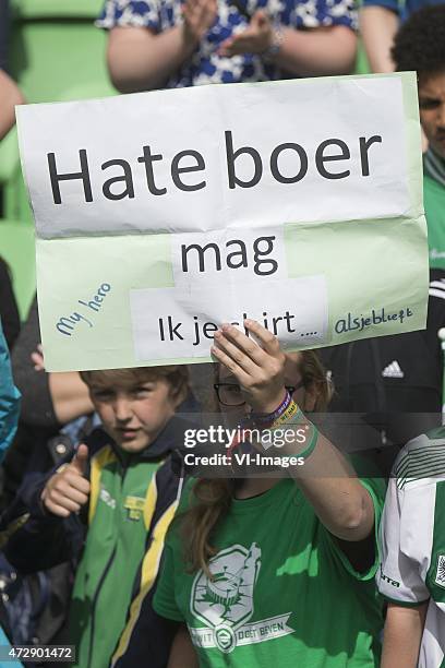 Zwolle, Hans Hateboer of FC Groningen, shirt, spandoek, during the Dutch Eredivisie match between FC Groningen and PEC Zwolle at Euroborg on May 10,...