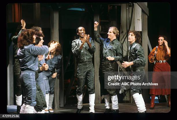 Show Coverage - Shoot Date: January 8, 1982. L-R: MELANIE CHARTOFF;BRUCE MAHLER;MARYEDITH BURRELL;BRANDIS KEMP;DARROW IGUS;JOHN ROARKE;MARK...