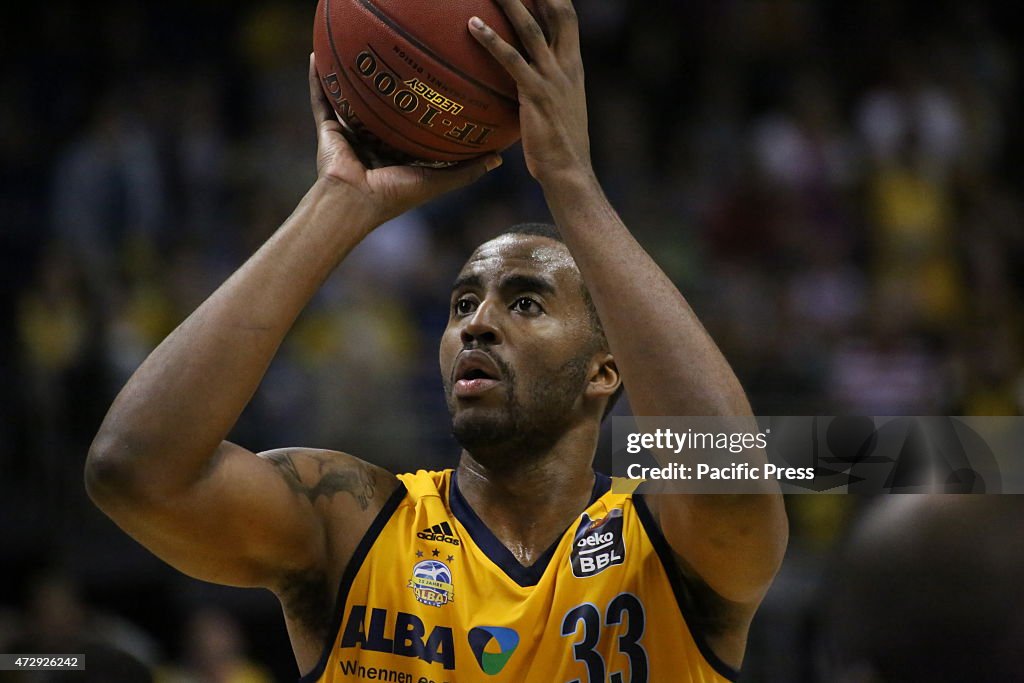 Jamel McLean (33) gets a free throw as Alba Berlin defeated...