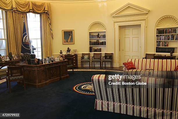 William J Clinton Presidential Center And Park Photos and Premium High ...