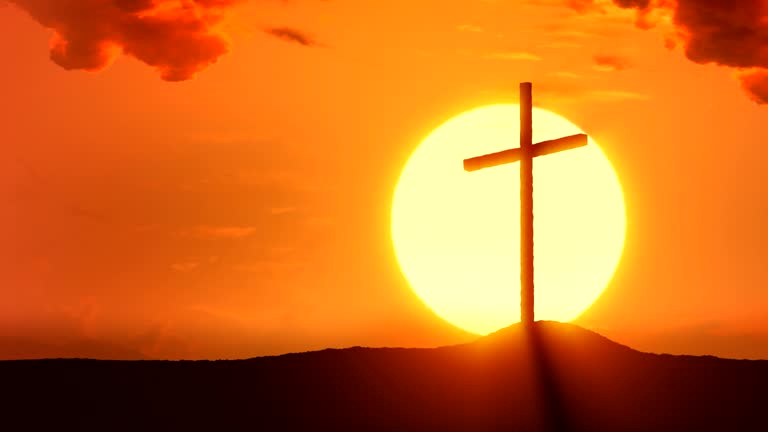https://media.gettyimages.com/id/472990703/video/time-lapse-sunrise-behind-calvary-cross.jpg?b=1&s=640x640&k=20&c=1N7kvLho57Oah6KSAlIoQ5GJUKAnV0rxpZ7FVrwj-WM=