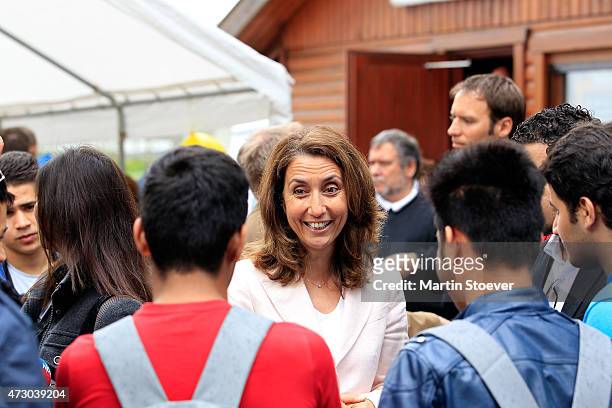Minister Of State For Migration, Refugees And Integration Aydan Oezoguz Visits TSV Wandsetal on May 12, 2015 in Hamburg, Germany.