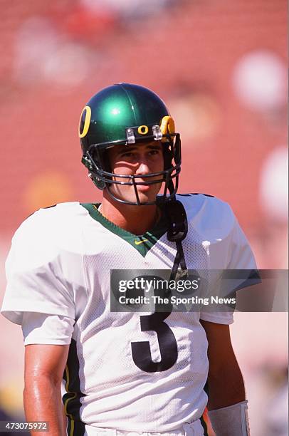 Joey Harrington of the Oregon Ducks looks on against the USC Trojans on October 14, 2000.