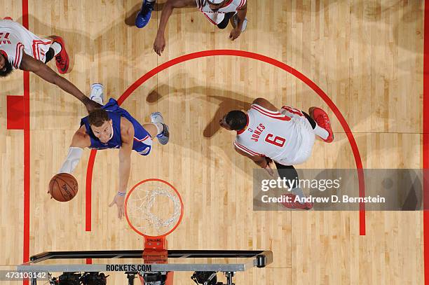 Blake Griffin of the Los Angeles Clippers shoots against the Houston Rockets in Game Five of the Western Conference Semifinals during the 2015 NBA...