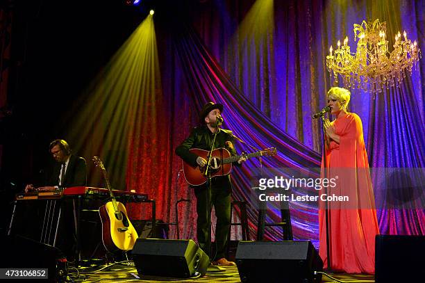 Singer-songwriter Dallas Green and honoree P!nk perform onstage during the 63rd Annual BMI Pop Awards held at the Beverly Wilshire Hotel on May 12,...