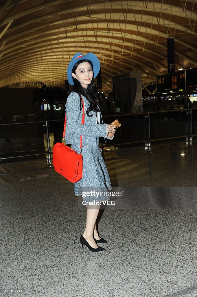 Fan Bingbing Appears At Shanghai Airport