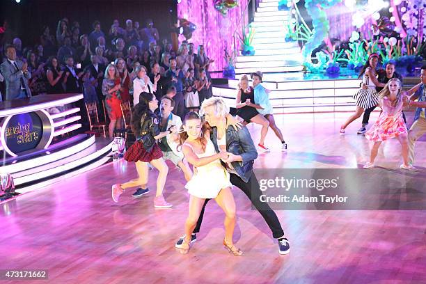 Episode 2009A" - "Dancing with the Stars: The Results" continued on TUESDAY, MAY 12 . Viewers were treated to a lively dance performance from the...