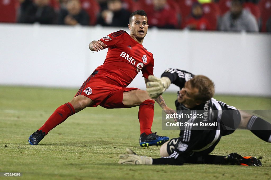 Toronto FC beats the Montreal Impact 3-2 in the Semi-Final of the Amway Canadian Championship